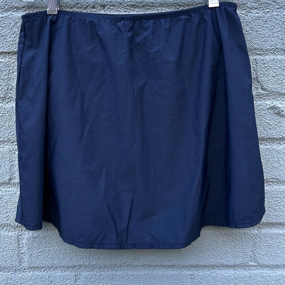 Love your ASSETS by Sara Blakely, Spanx Swim Skirt Bottoms | Size XL - Picture 3 of 5